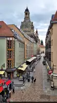 Blick auf die M�nzgasse in Dresden, hinter der sich die Frauenkirche und der Rathausturm anschlie�en.

🕓 20.2.2023 | 16:23 Uhr