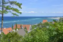 Blick auf Gilleleje vom Wanderweg Gilbjergstien. Aufnahme: 23. Juni 2023.