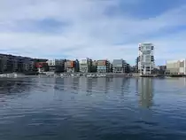 Tonsberg, moderne Geb�ude in der Rambergveien Stra�e (29.05.2023)