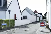 H�user in der Gasse �Store Strandstr�de� im Bade- und Fischerort Gilleleje auf Nordseeland. Aufnahme: 23. Juini 2023.