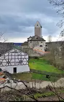 Die Burg Kipfenberg noch einmal aus n�chster N�he. Sie befindet sich in Privatbesitz und kann leider nicht besichtigt werden. Lediglich die Vorburg ist �ffentlich zug�nglich. Diese beherbergt das R�mer und Bajuwaren Museum.

🕓 11.4.2023 | 16:57 Uhr
