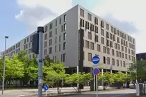 Maison des Sciences Humaines, Haus der Humanwissenschaften),
geh�rt zur Uni Luxemburg auf dem Campus Belval in Esch Alzette. 10.07.2023
