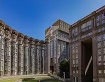 Espaces d’Abraxas, ein s�rrealer Geb�udekomplex in der N�he von Paris in Noisy-le-Grand. Foto: 2023. Weitere Infos: https://de.wikipedia.org/wiki/Espaces_d%E2%80%99Abraxas