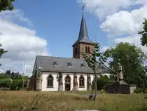 K�lln, evangelische St. Martin Kirche, erbaut ab 1223, Kirchturm 14. Jahrhundert (16.07.2023)