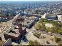Rotes Rathaus, Nikolaikirche und hinten rechts das neue Humboldt-Forum in Berlin von oben – nat�rlich vom Fernsehturm.

🕓 22.4.2023 | 12:42 Uhr