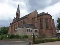 Lebach, neugotische Pfarrkirche Hl. Dreifaltigkeit, erbaut von 1881 bis 1883 durch Carl Friedrich M�ller (15.07.2023)