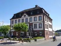 Blieskastel, Geb�ude der Volksbank in der Zweibr�cker Stra�e (14.07.2023)