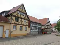 Haur�den, Fachwerkh�user an der Stra�e am breiten Born (01.07.2023)