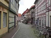 Duderstadt, Fachwerkh�user in der Apothekerstra�e (29.06.2023)