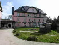 Kuhfra�, Schloss Hirschh�gel, heute Altenheim (22.04.2023)
