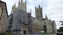 Canterbury, Kathedrale, erbaut im 12.-14. Jahrhundert im Stil der engl. Sp�tgotik, Mitttelturm Bell Harry aus dem 17. Jahrhundert (02.09.2023)