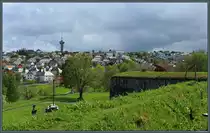 Oberhalb der Festung Kristiansten liegt auf einem H�gel der Fernsehturm Tyholtt�rnet, der auch eine Aussichtsplattform besitzt. Er wurde 1985 errichtet und befindet sich im Stadtteil Tyhold. (Trondheim, 26.05.2023)