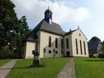 Neukirchen, evangelische Kirche, barocke Saalkirche mit Dachreiter, erbaut von 1755 bis 1760 (20.08.2023) 