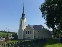 Neundorf, evangelische Kirche, erbaut von 1899 bis 1900 nach Pl�nen des Architekten Reuther (20.08.2023)