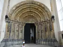 Freiberg, Goldene Pforte mit Tympanon und umgebende Archivolten, Rundbogen-Sandsteinportal von 1225 (18.09.2023)