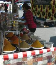 Schade, dass es noch kein Duftbilder gibt! Gew�rzstand auf den March�s Folkloriques in Vevey fotografiert am 02.08.08. (Hans)