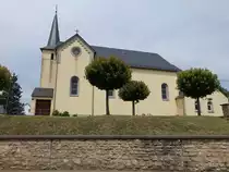 Kruchten, kath. Pfarrkirche St. Maximin, erbaut 1852 durch den Kreisbaumeister Wolff (22.06.2022)
