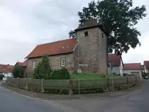 Vardeilsen, evangelische St. Georg Kapelle, erbaut im 13. Jahrhundert (29.09.2023)