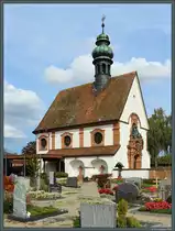 Die Friedhofskapelle von Riegel am Kaiserstuhl wurde 1904 - 1907 erbaut und steht seit 2014 unter Denkmalschutz. (Riegel, 30.09.2023)