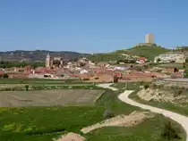 Langa de Duero, Ausblick auf die Altstadt mit Castell und San Miguel Arc�ngel (18.05.2010)