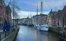 Die Gracht �A� in Groningen von der A-Brugg aus gesehen. Aufnahme: 29. Dezember 2023.