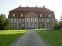 Schloss Prebberede, erbaut 1778 nach Pl�nen des G�strower Baumeisters Sidon f�r Carl Friedrich Graf von Bassewitz (16.09.2012)