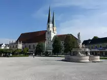 Alt�tting, Marienbrunnen und Stiftskirche am Kapellplatz (30.05.2017)