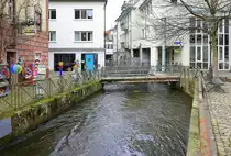 Freiburg-Gerberau, der Gewerbekanal, gespeist von der Dreisam, durchflie�t das ehemalige Handwerkerviertel, Feb.2022
