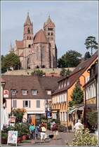 Von der Neuntorstra�e in Breisach hat man einen guten Blick auf das M�nster. 11.08.2008