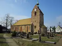 Lau�ig-Authausen, evangelische St. Maria Magdalena Kirche, sp�tromanische Chorturmkirche, erbaut im 13. Jahrhundert (18.03.2012)