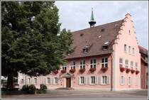 Das Rathaus von Breisach steht in gegen�ber dem M�nster. 11.08.2008