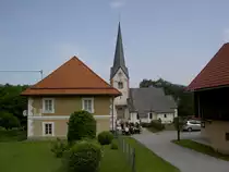 Augsdorf, Pfarrkirche Maria Rosenkranzk�nigin, erbaut im 15. Jahrhundert (19.05.2013)