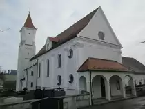 Scherstetten, kath. Pfarrkirche St. Peter und Paul, pilastergegliederter Saalbau mit eingezogenem Chor, erbaut bis 1710 durch Sebastian Ostler (22.01.2014)