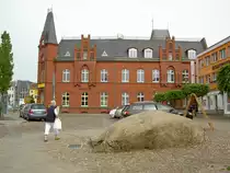 Bergen, Postgeb�ude am Markt, erbaut 1892, heute Verlagsgeb�ude der Ostseezeitung (21.05.2012)