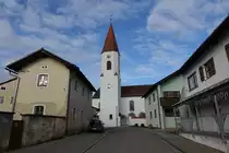Schernfeld, Pfarrkirche St. Georg, Saalbau mit Steildach, erbaut von Friedrich Haindl (24.12.2014)