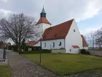 Irgertsheim, Pfarrkirche St. Laurentius, fr�hmittelalterlicher Chorturm mit angef�gtem Langhaus, barockisiert 1722 (06.03.2016)