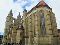 Bayreuth, evangelische Stadtkirche Hl. Dreifaltigkeit, dreischiffige Basilika im sp�tgotischen Stil, erbaut ab 1437, Ausbau zur markgr�flichen Hofkirche von 1611 bis 1614 durch den Hofbaumeister Michael Mebart (21.04.2012)