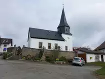 Geutenreuth, Pfarrkirche St. Erhard, einschiffige Chorturmkirche, erbaut 1743 (16.04.2017)