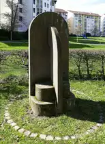 Freiburg, das Kunstwerk steht im Rosengarten, einem Teil des Seeparks, wurde 1986 angelegt, M�rz 2023