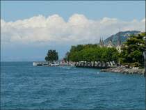 Blick auf die Anlegestelle Vevey March� und das alte Ch�teau in Vevey. 02.08.08 (Jeanny)
