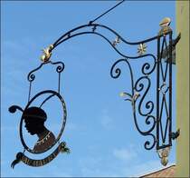 Ein etwas exotischeres Aush�ngeschild an einem Gesch�ft in Vevey. 02.08.08 (Jeanny)