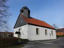 M�nchehof, evangelische St. Antonius Kirche, erbaut 1722 (19.03.2024)