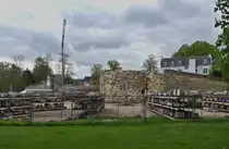 Nachdem die Stadtmauer in Maastricht im M�rz 2019 teilweise eingest�rzt war, wird diese jetzt wieder aufgebaut. 04.2024 