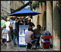 Die Stadt der Stra�enk�nstler... Fu�g�ngerzone in Bath, Somerset UK.