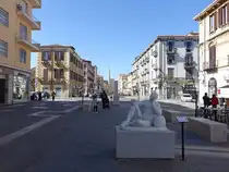 Cosenza, Kunst und H�user am Corso Giuseppe Mazzini (07.04.2024)