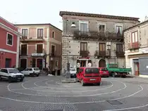 Caulonia, H�user in der Via Ilario Antonio Deblasi (10.04.2024)