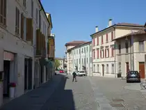 Suzzara, Geb�ude in der Via Corridoni (12.04.2024)