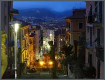 Die Spallanzani-Treppe verbindet auf den Piazza Giuseppe Garibaldi im Zentrum von La Spezia mit der Via dei Colli. (18.02.2024)