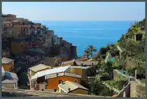 Manarola geh�rt zum Weltkulturerbe Cinque Terre an der italienischen Riviera. W�hrend der kleine Ort im Sommer sehr belebt ist, geht es am 19.02.2024 noch beschaulich zu.
