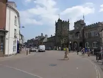 Shaftesbury, St. Peter Kirche und Rathaus in der High Street (11.05.2024)